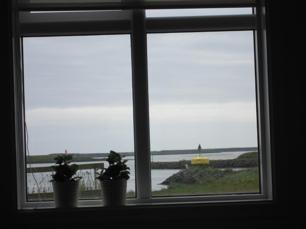 Apartment By The Sea Хофн Экстерьер фото