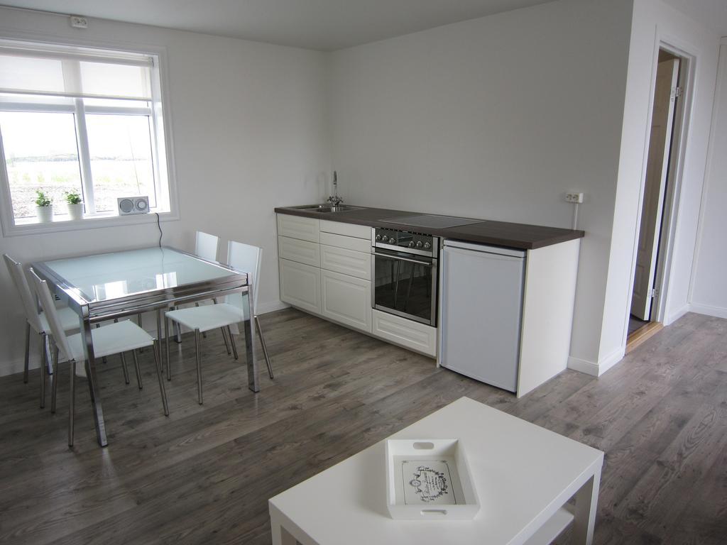 Apartment By The Sea Хофн Номер фото